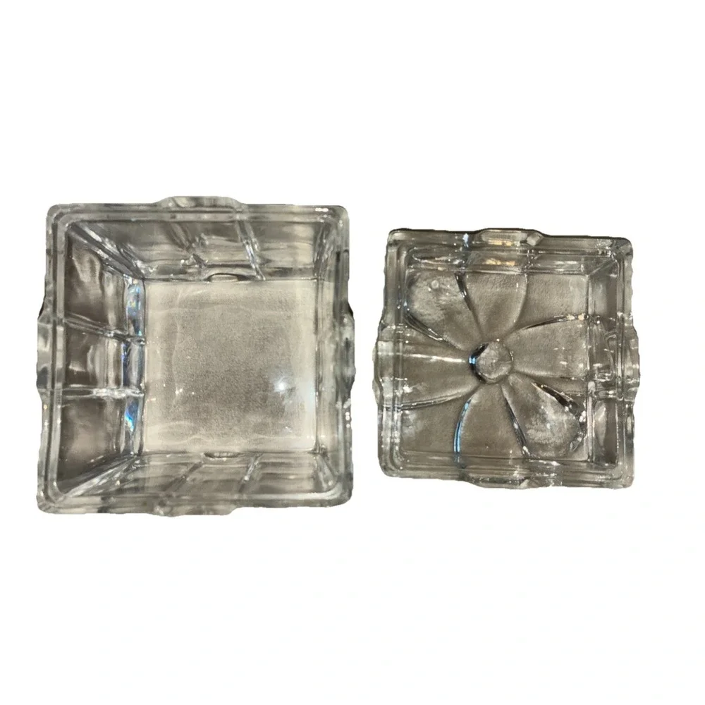 Circleware Trinket Storage Box Candy Jar Clear Glass Bow 5.5x5x5